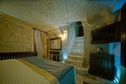 Castle Cave Hotel - image 9