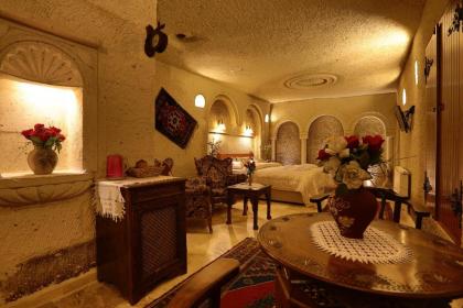 Safran Cave Hotel - image 12