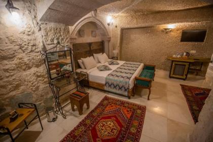 Divan Cave House - image 11