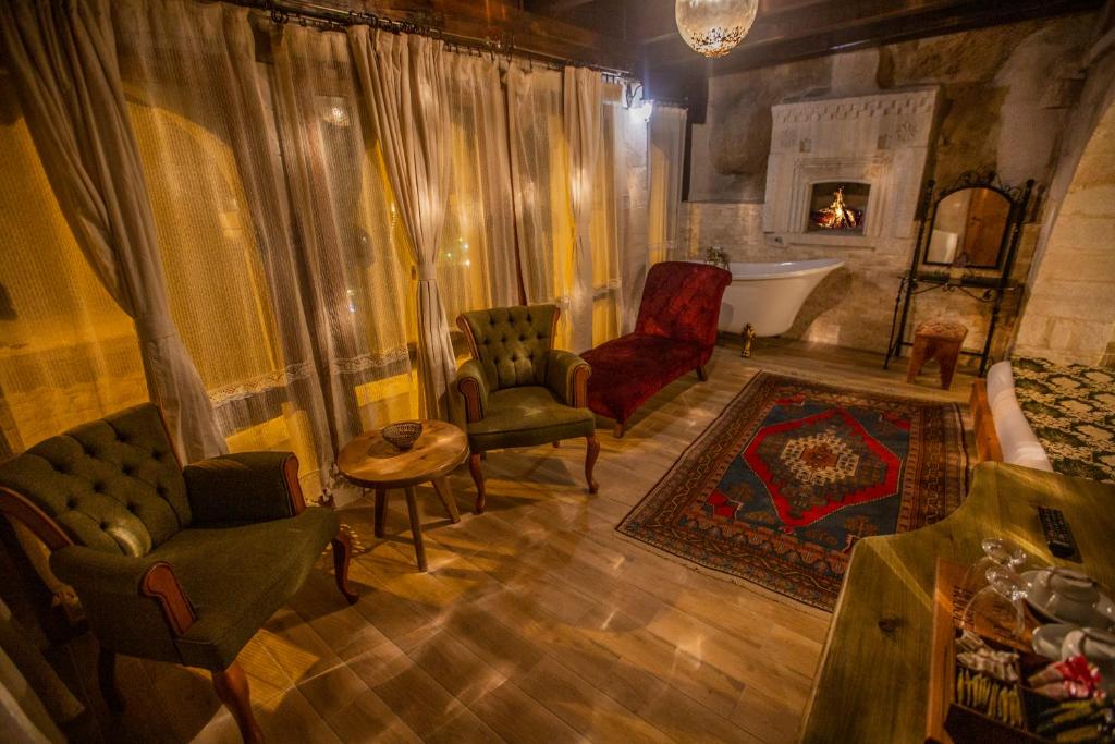 Divan Cave House - image 4