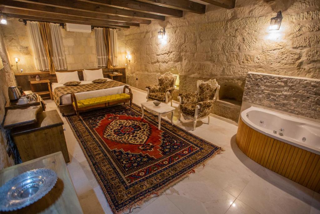 Divan Cave House - image 6