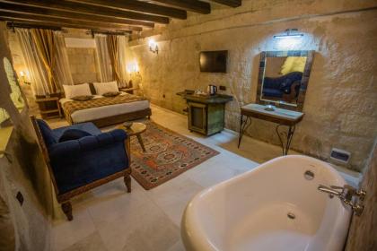 Divan Cave House - image 8