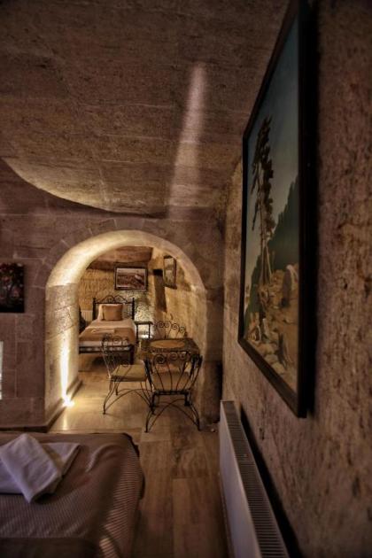 Emit Cave Hotel - image 10