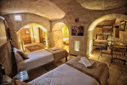 Emit Cave Hotel - image 12