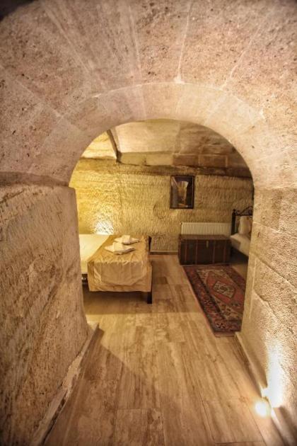 Emit Cave Hotel - image 14