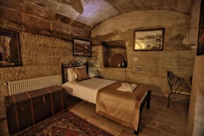 Emit Cave Hotel - image 15