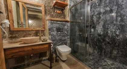 Sarnich Cave Suites - image 27