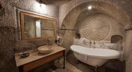 Sarnich Cave Suites - image 30