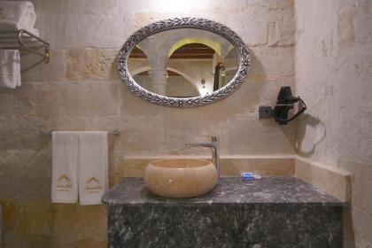 Secret Hill Cave Suites - image 23