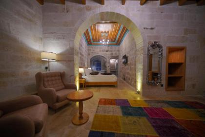 Secret Hill Cave Suites - image 24