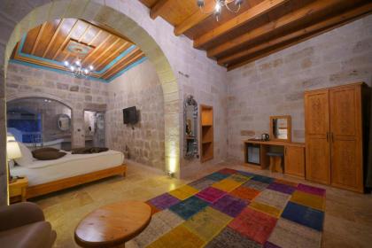 Secret Hill Cave Suites - image 25