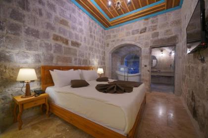 Secret Hill Cave Suites - image 26