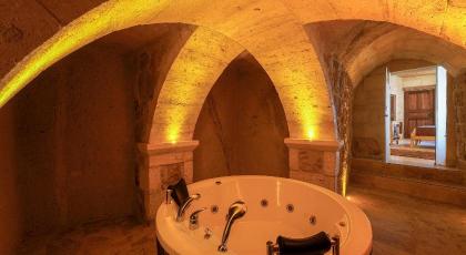 DOCTOR'S CAVE SUİTES - image 26
