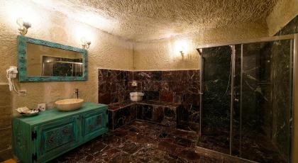 DOCTOR'S CAVE SUİTES - image 30