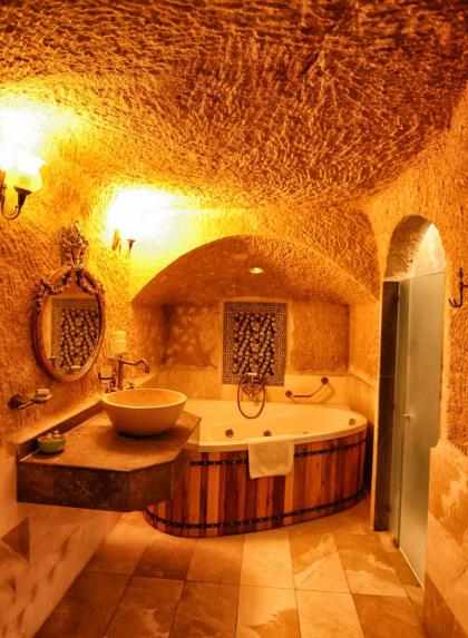 Traveller's Cave Hotel - image 21